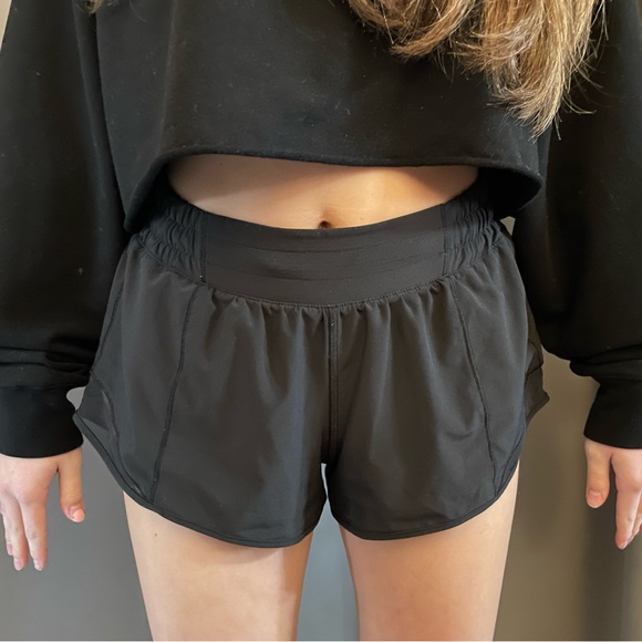 Lululemon hotty hot shorts - Picture 1 of 2